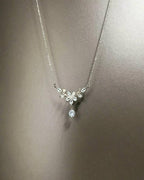Vintage Laurel‑Leaf Flower Crystal Drop Pendant Necklace