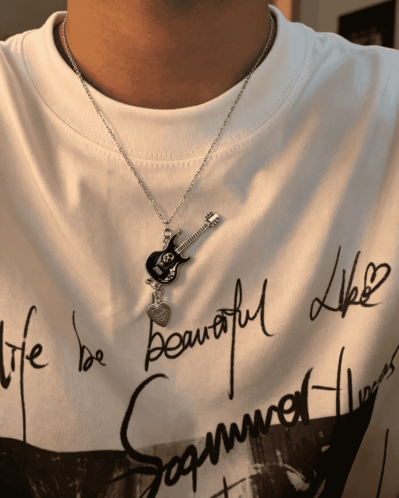 Vintage Guitar‑Shaped Pendant Necklace With Heart Charm