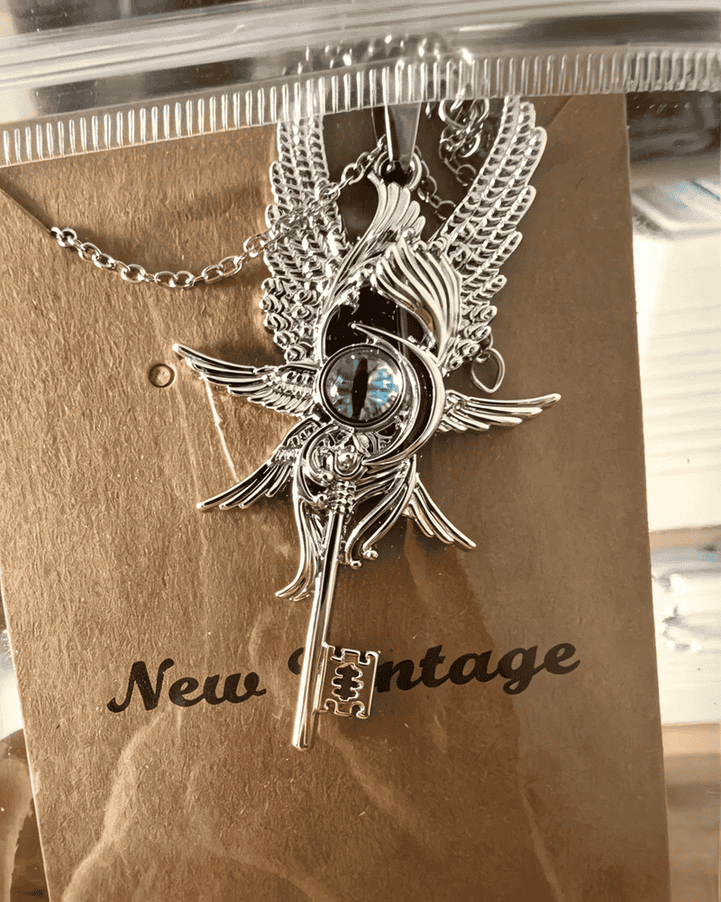 Vintage-Grey Moonlight Wand silver necklace of the Eye of the Devil