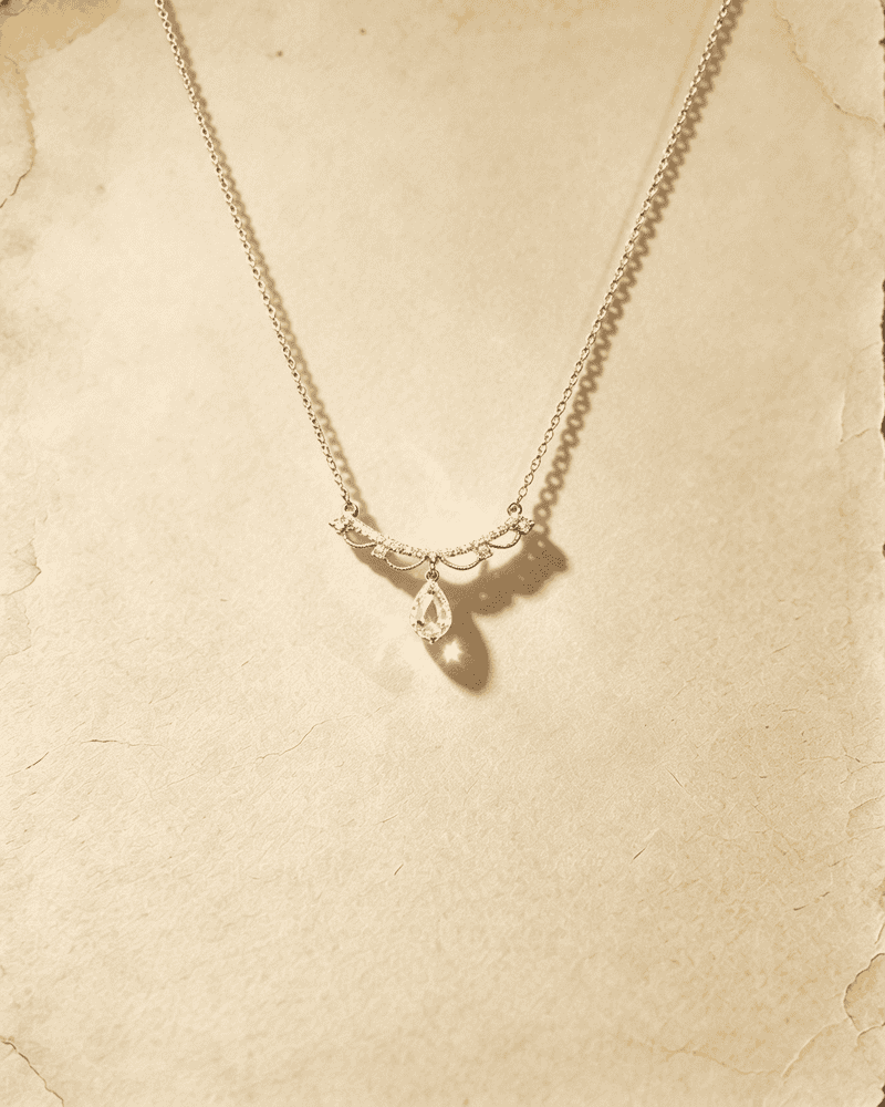 Vintage Lace‑Shaped Teardrop Crystal Pendant Necklace