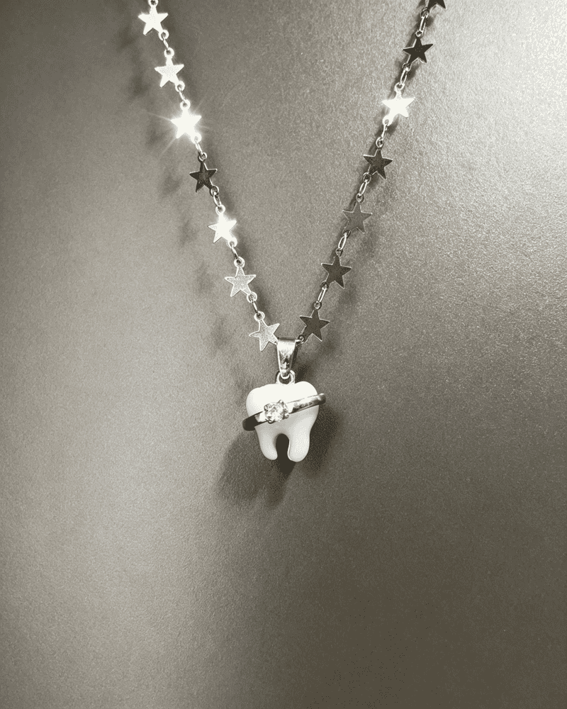 Vintage Star‑Chain White Tooth Pendant Necklace