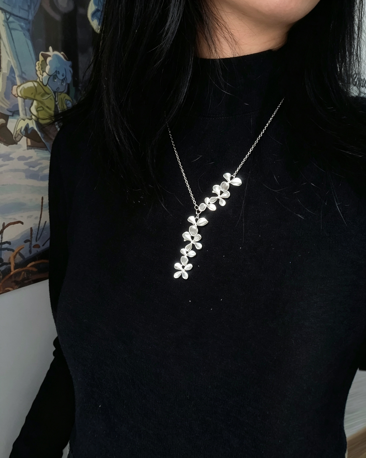 Vintage Cascading Flower Silver‑Plated Pendant Necklace