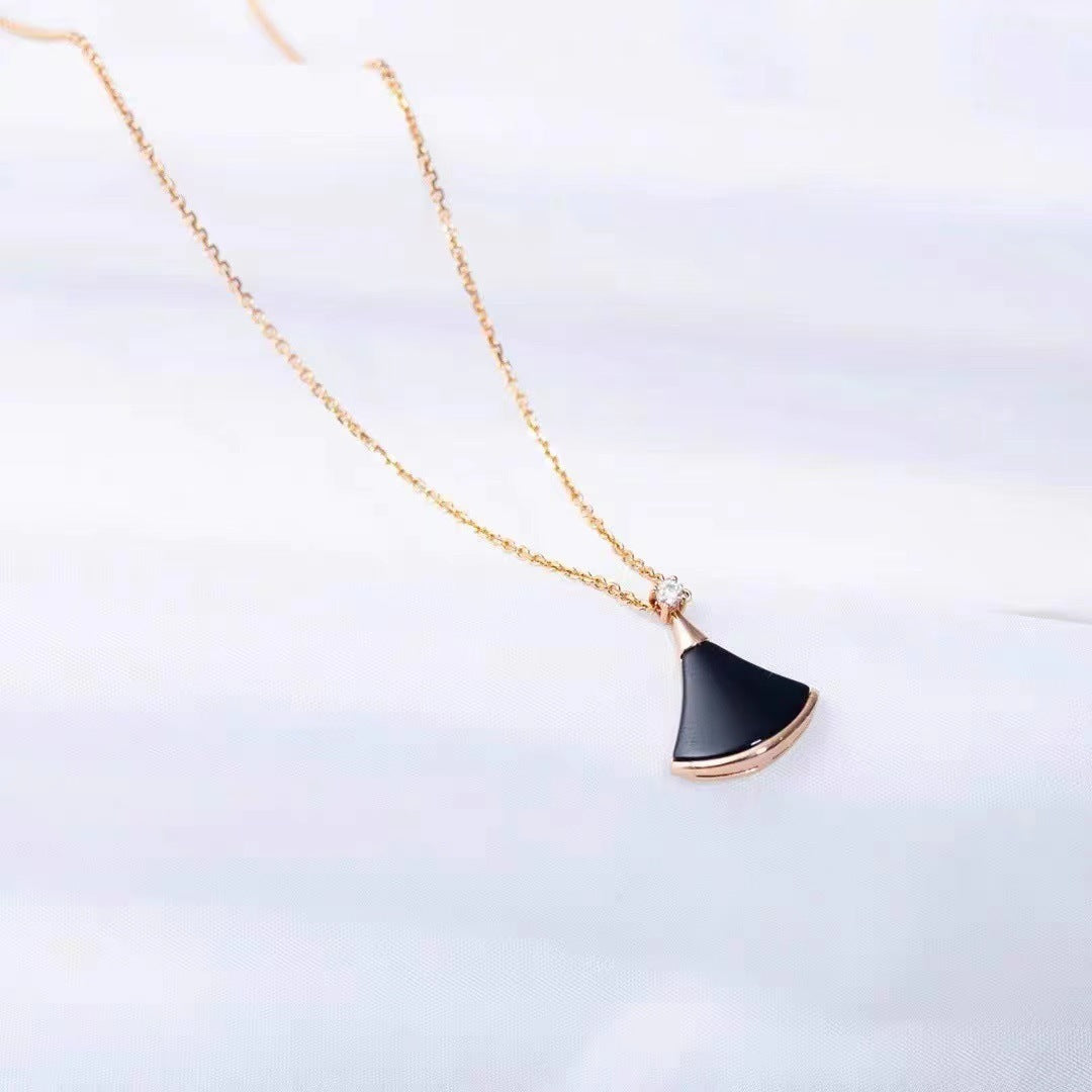 Fashion small fan shell necklace