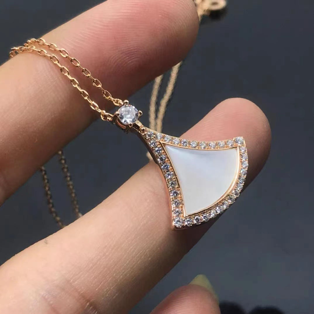 Fashion small fan shell necklace